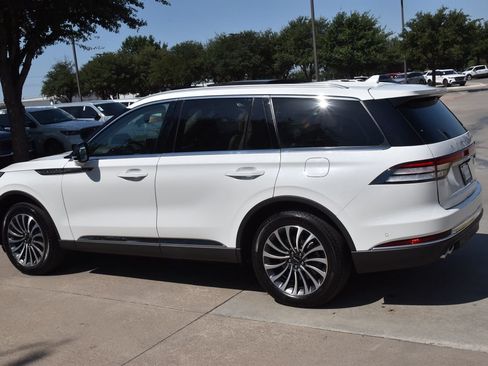 Used 2022 Lincoln Aviator Reserve w/ Equipment Group 201A AWD/4WD image 11