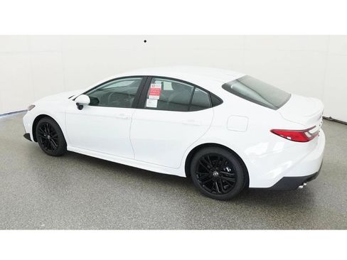 New 2026 Toyota Camry SE FWD image 4