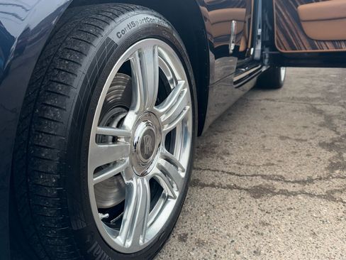 Used 2015 Rolls-Royce Wraith image 28