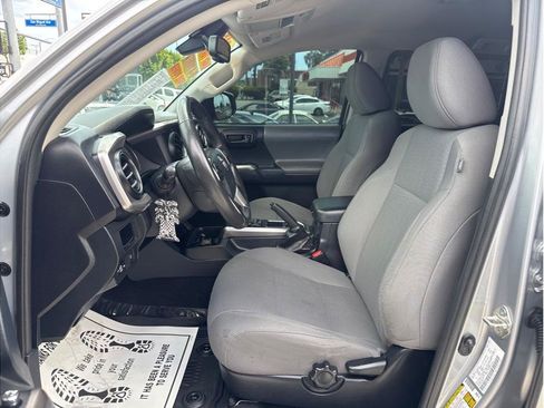 Used 2018 Toyota Tacoma SR5 RWD image 16