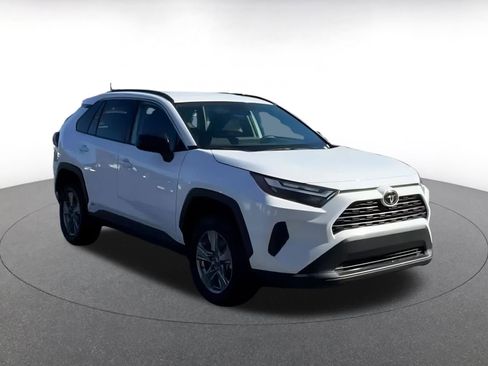 Used 2025 Toyota RAV4 LE image 3