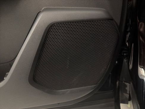 Used 2024 Toyota Highlander LE image 21