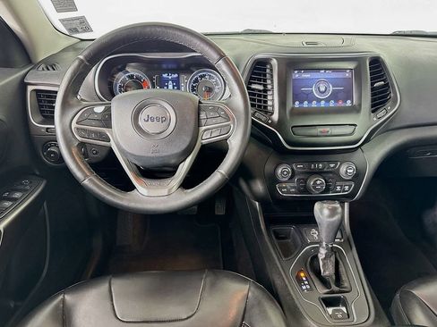 Used 2019 Jeep Cherokee Latitude Plus w/ Comfort/Convenience Group image 20