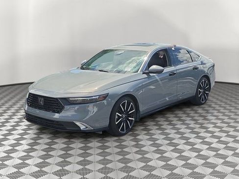 Used 2024 Honda Accord Touring image 3