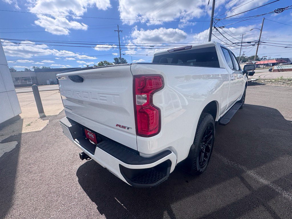 Used 2024 Chevrolet Silverado 1500 RST w/ Z71 Off-Road Package AWD/4WD image 3