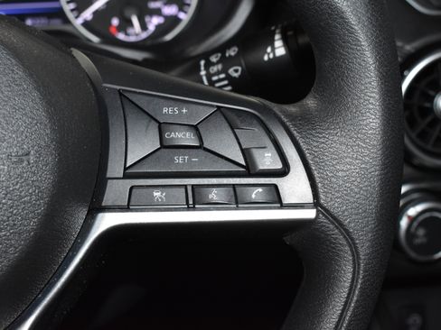 Used 2025 Nissan Sentra SV FWD image 14