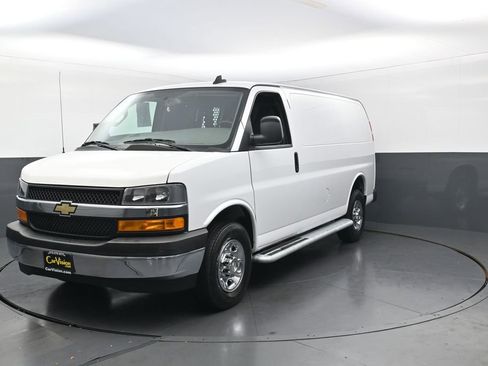 Used 2024 Chevrolet Express 2500 w/ Driver Convenience Package image 10