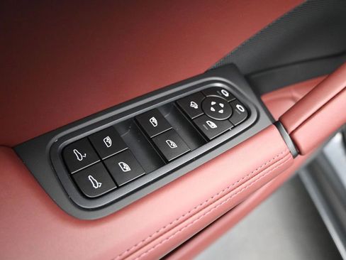 New 2026 Porsche Cayenne GTS image 12