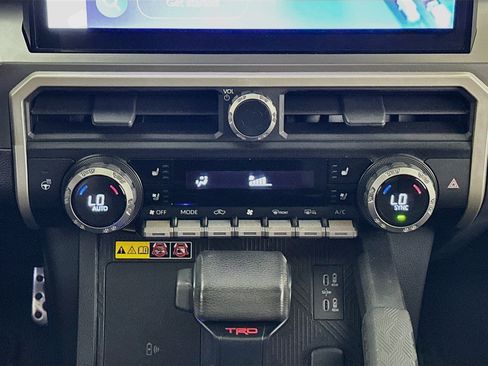 Used 2024 Toyota Tacoma TRD Sport w/ TRD Sport Premium Package AWD/4WD image 13