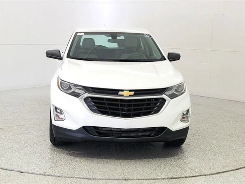 Used 2018 Chevrolet Equinox LS FWD image 2