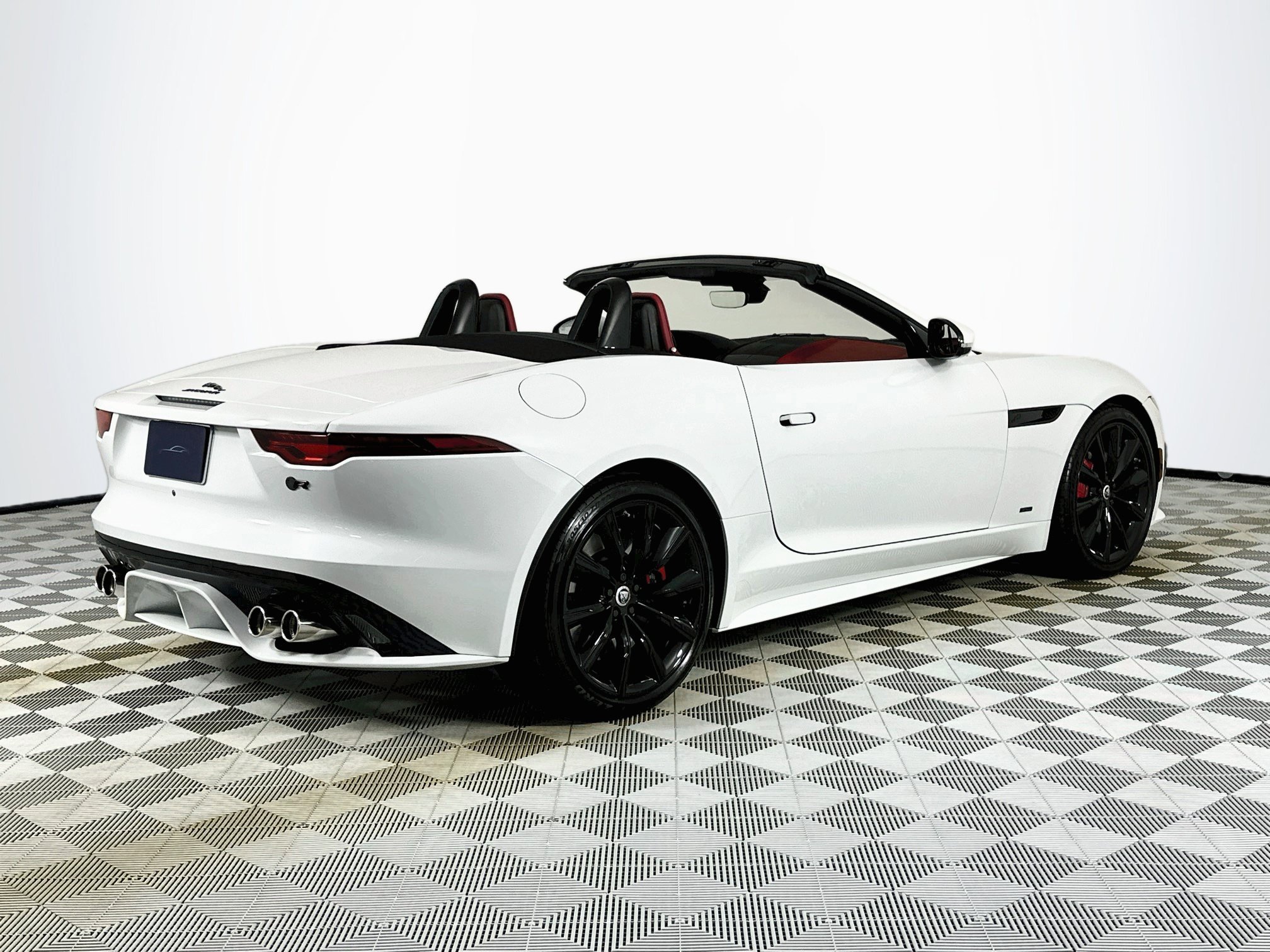 Certified 2024 Jaguar F-TYPE R AWD/4WD image 5