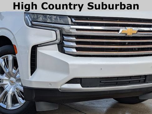 Used 2024 Chevrolet Suburban High Country w/ Max Trailering Package AWD/4WD image 3