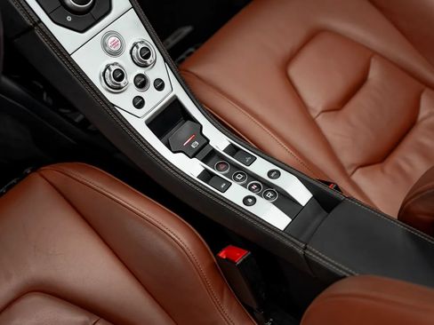 Used 2014 McLaren MP4-12C Spider RWD image 16
