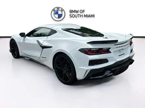 Used 2024 Chevrolet Corvette Z06 RWD image 5
