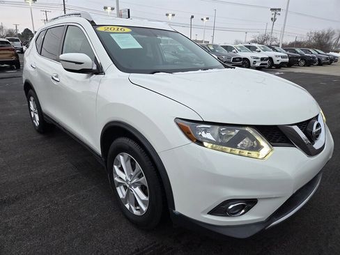 Used 2016 Nissan Rogue SV image 1