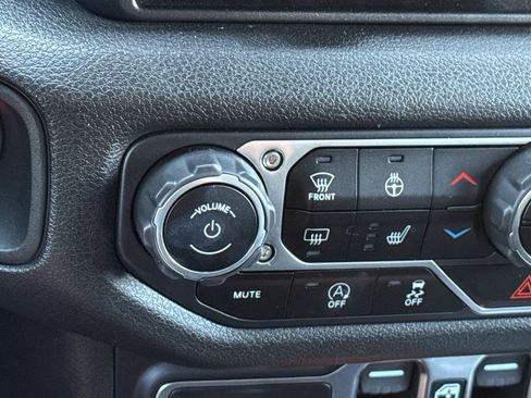 Used 2024 Jeep Wrangler Unlimited Sport AWD/4WD image 27