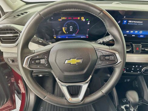 Used 2024 Chevrolet TrailBlazer LT w/ LT Cold Weather Package FWD image 18
