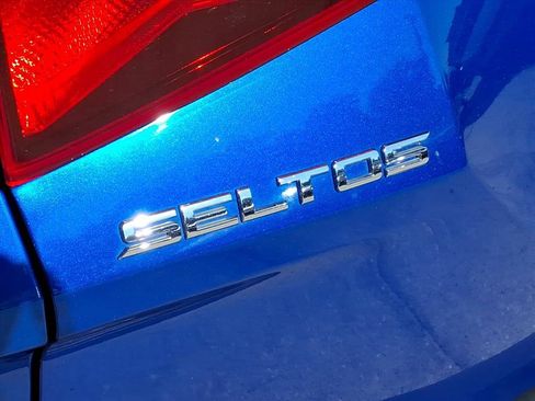 Used 2021 Kia Seltos LX image 30