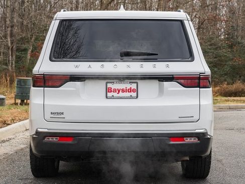 Used 2022 Jeep Wagoneer Series III w/ Premium Group I image 6