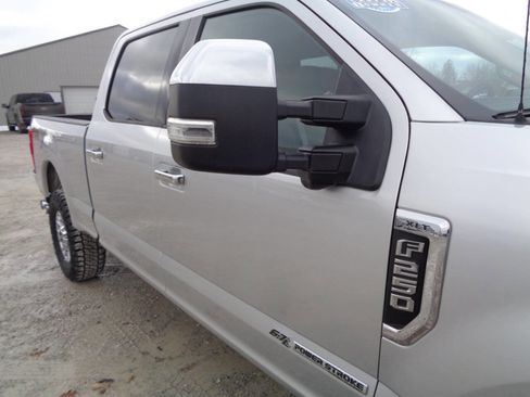 Used 2019 Ford F250 XLT w/ XLT Premium Package image 30