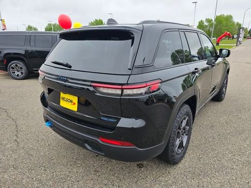 New 2025 Jeep Grand Cherokee Trailhawk image 8