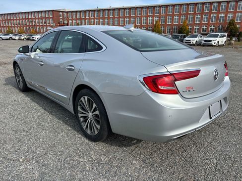 Used 2018 Buick LaCrosse Premium image 3