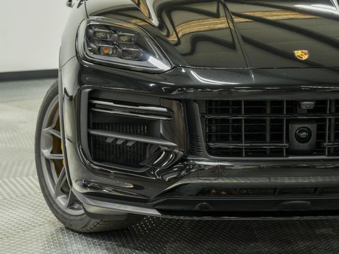 Used 2024 Porsche Cayenne Turbo GT AWD/4WD image 38
