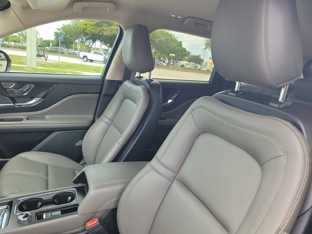 Used 2024 Lincoln Corsair FWD image 15