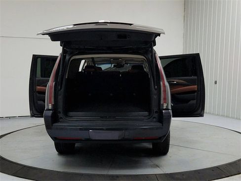 Used 2016 Cadillac Escalade ESV Premium image 14
