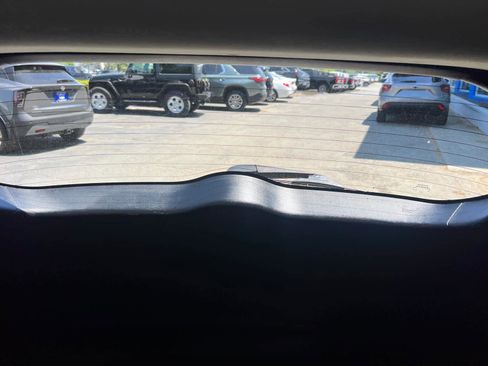 Used 2017 Toyota RAV4 LE AWD/4WD image 36