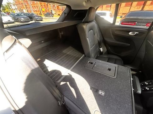 Used 2024 Volvo XC40 B5 Plus w/ Protection Package Premier AWD/4WD image 31