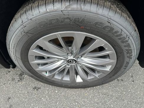 New 2025 MAZDA CX-90 3.3 Turbo w/ Preferred Package image 35