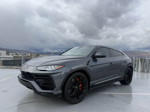 Used 2019 Lamborghini Urus AWD/4WD image 3
