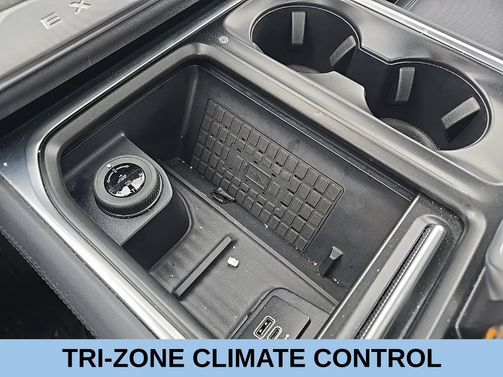 Used 2025 Ford Expedition Tremor AWD/4WD image 31