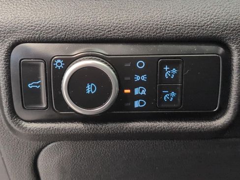 Used 2024 Ford Explorer XLT w/ Equipment Group 202A AWD/4WD image 11