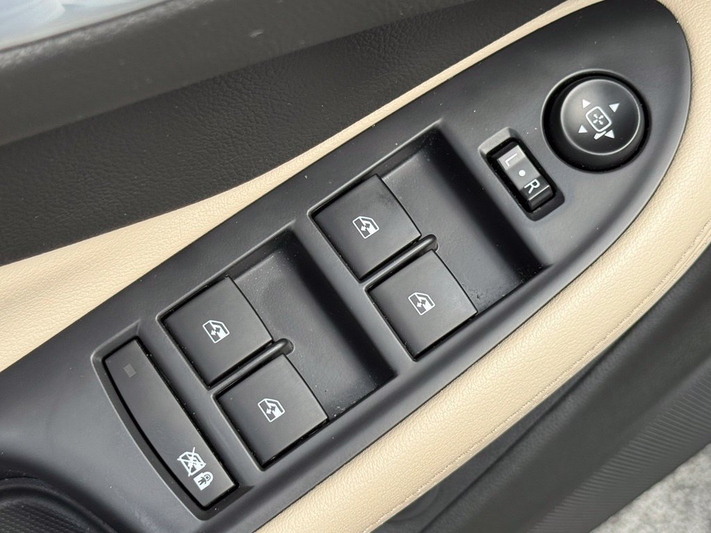 Used 2020 Buick Envision Essence FWD image 15