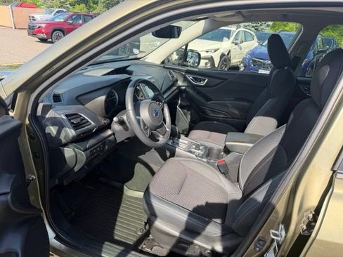 Used 2023 Subaru Forester Premium AWD/4WD image 8