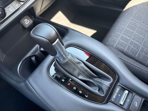 Used 2024 Honda HR-V LX image 31
