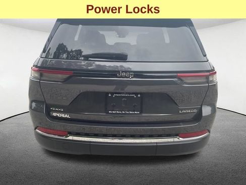 Used 2023 Jeep Grand Cherokee Laredo AWD/4WD image 11