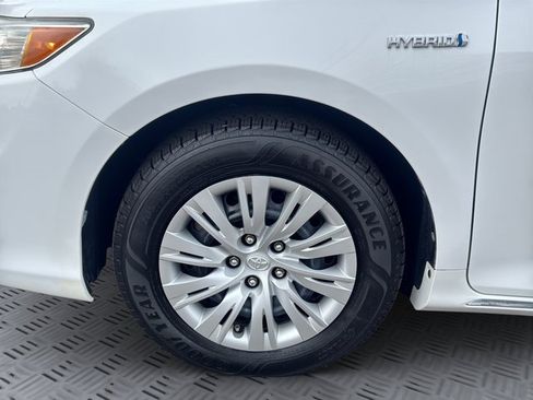 Used 2014 Toyota Camry LE image 28