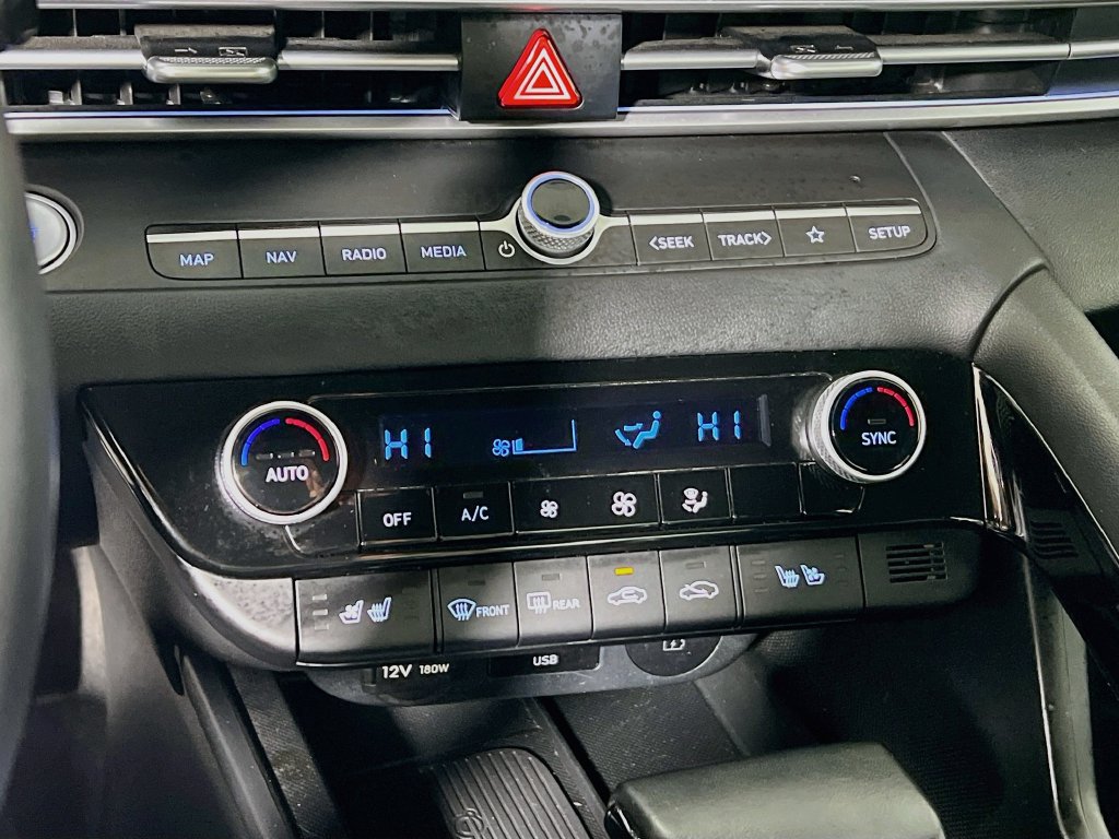 Used 2025 Hyundai Elantra Limited FWD image 15
