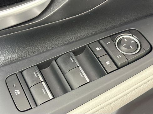 Certified 2024 Toyota Grand Highlander XLE image 29