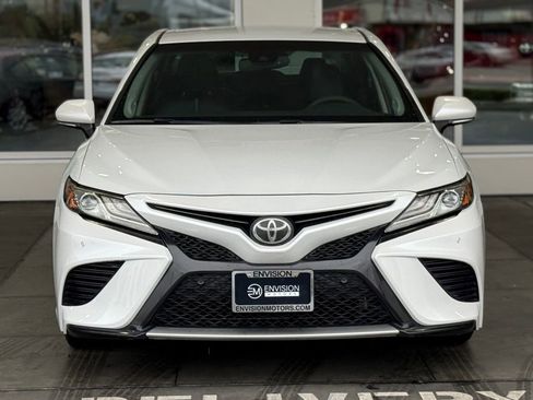 Used 2018 Toyota Camry XSE image 4