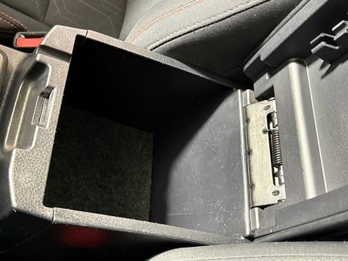 Used 2017 Toyota Tacoma TRD Off-Road image 37