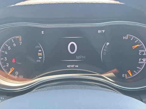 Used 2022 Jeep Grand Cherokee Laredo X image 21