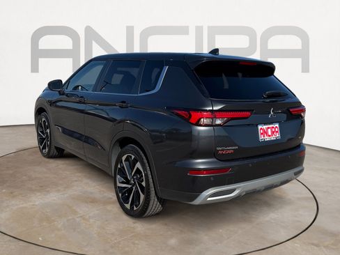 Used 2024 Mitsubishi Outlander SE image 8