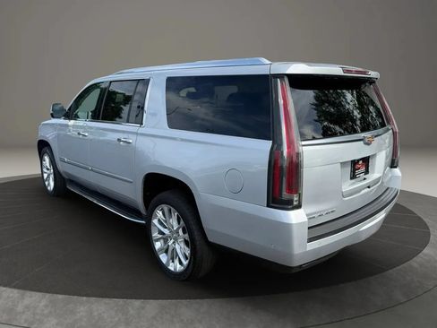Used 2019 Cadillac Escalade ESV Luxury AWD/4WD image 9