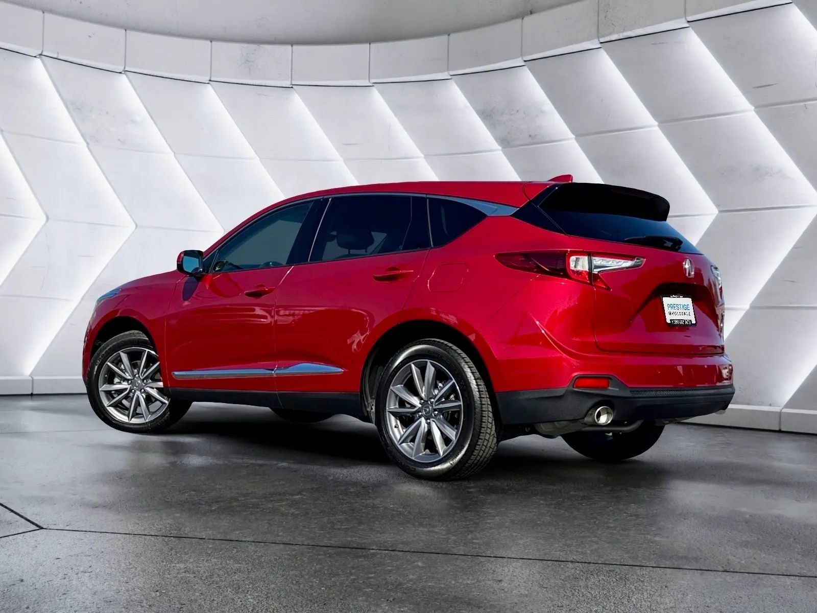 Used 2019 Acura RDX w/ Technology Package FWD image 3