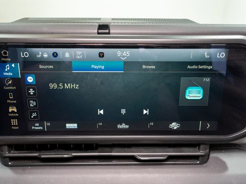 Used 2025 Jeep Wrangler Unlimited Sahara AWD/4WD image 16