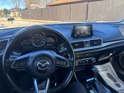 Used 2018 MAZDA MAZDA3 Touring image 15